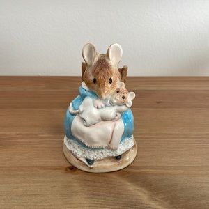 2003 Beatrix Potter Hunca Munca & Baby Figurine